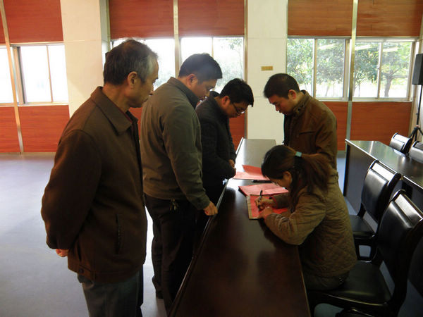PB050924-2.jpg